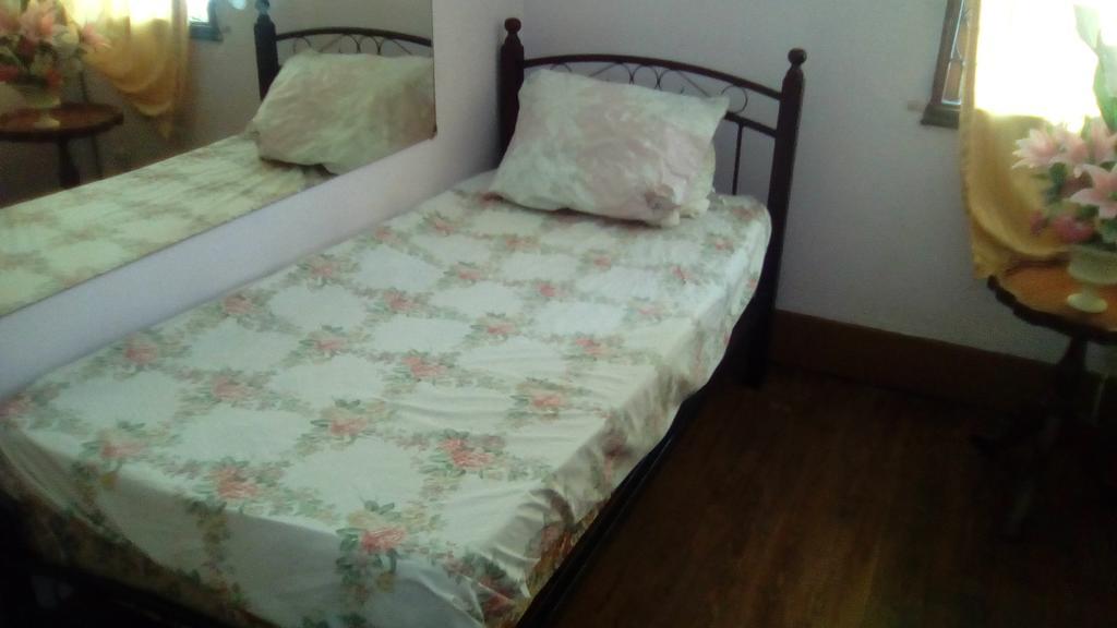 Robert'S Guest House 포트오브스페인 외부 사진