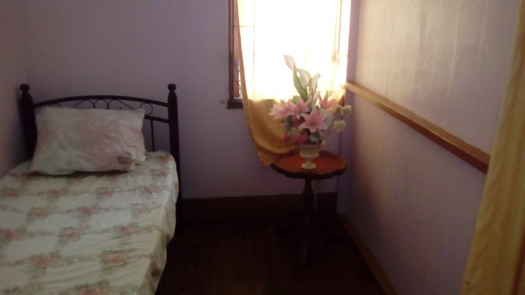 Robert'S Guest House 포트오브스페인 외부 사진