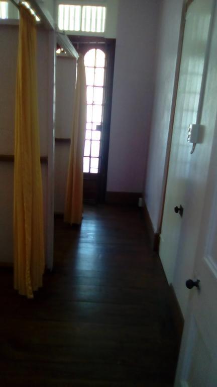 Robert'S Guest House 포트오브스페인 외부 사진