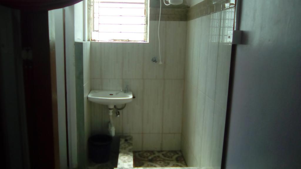 Robert'S Guest House 포트오브스페인 외부 사진