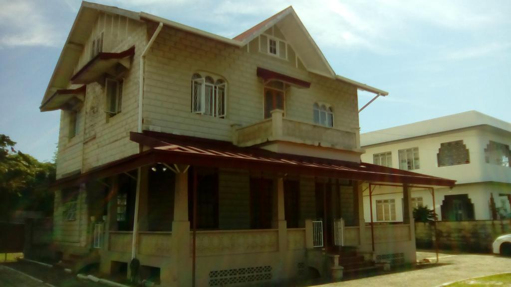 Robert'S Guest House 포트오브스페인 외부 사진